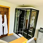 Sneaton Castle Hotel *