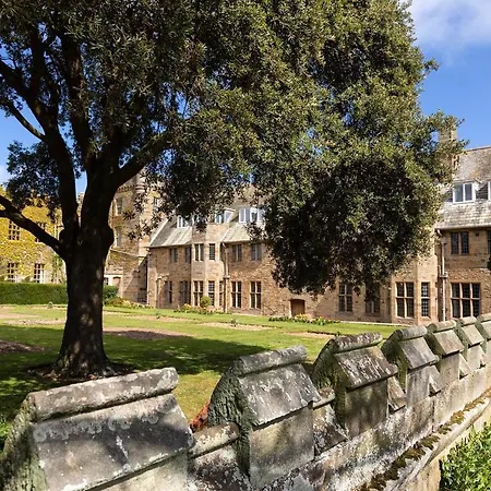 Sneaton Castle Hotell *