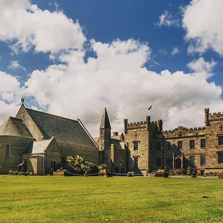 Sneaton Castle ウィットビー