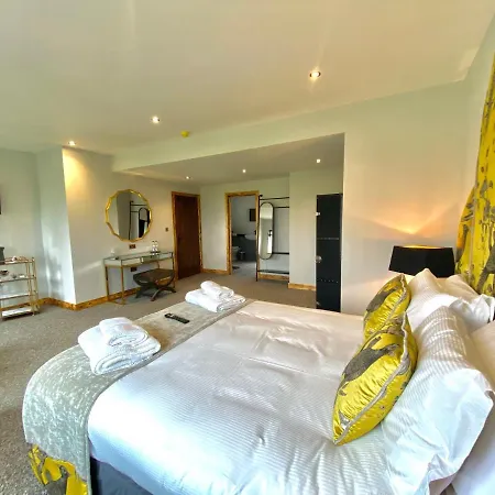 Sneaton Castle 휫비