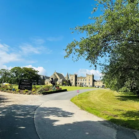 ホテル Sneaton Castle