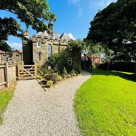 Sneaton Castle Hotell *