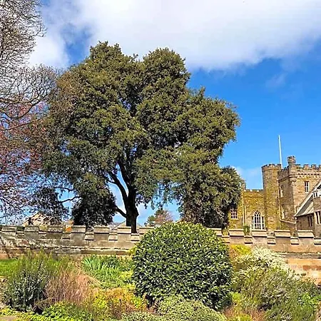 Otel Sneaton Castle *