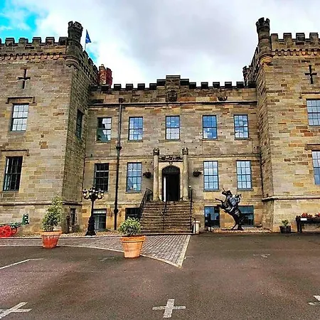 Sneaton Castle Otel