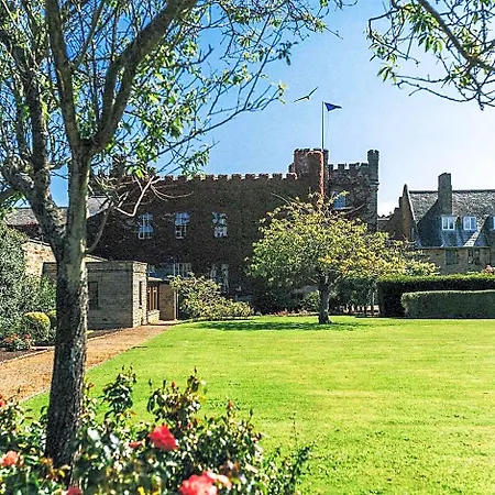 호텔 Sneaton Castle