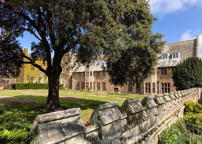 Sneaton Castle Hotel *