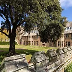 Sneaton Castle فندق *
