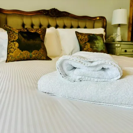 Sneaton Castle Hotel *