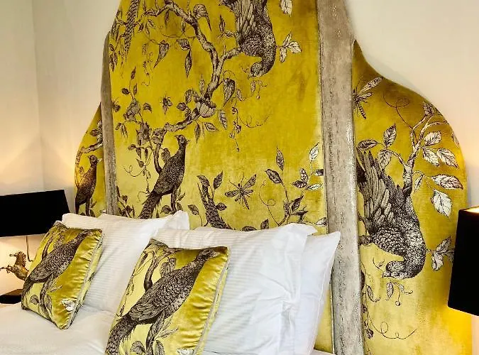 Sneaton Castle Hotel *